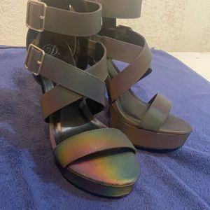 Women’s color reflective high heels